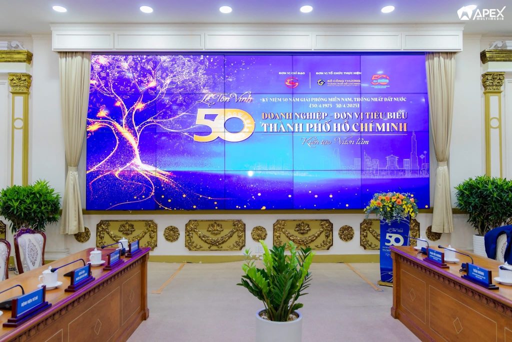 Chương trình Đối thoại Chào mừng Lễ Tôn vinh 50 doanh nghiệp – Đơn vị tiêu biểu TP.Hồ Chí Minh với chủ đề “Hành trình Kiến tạo - Vươn tầm” 2 IMG 3137